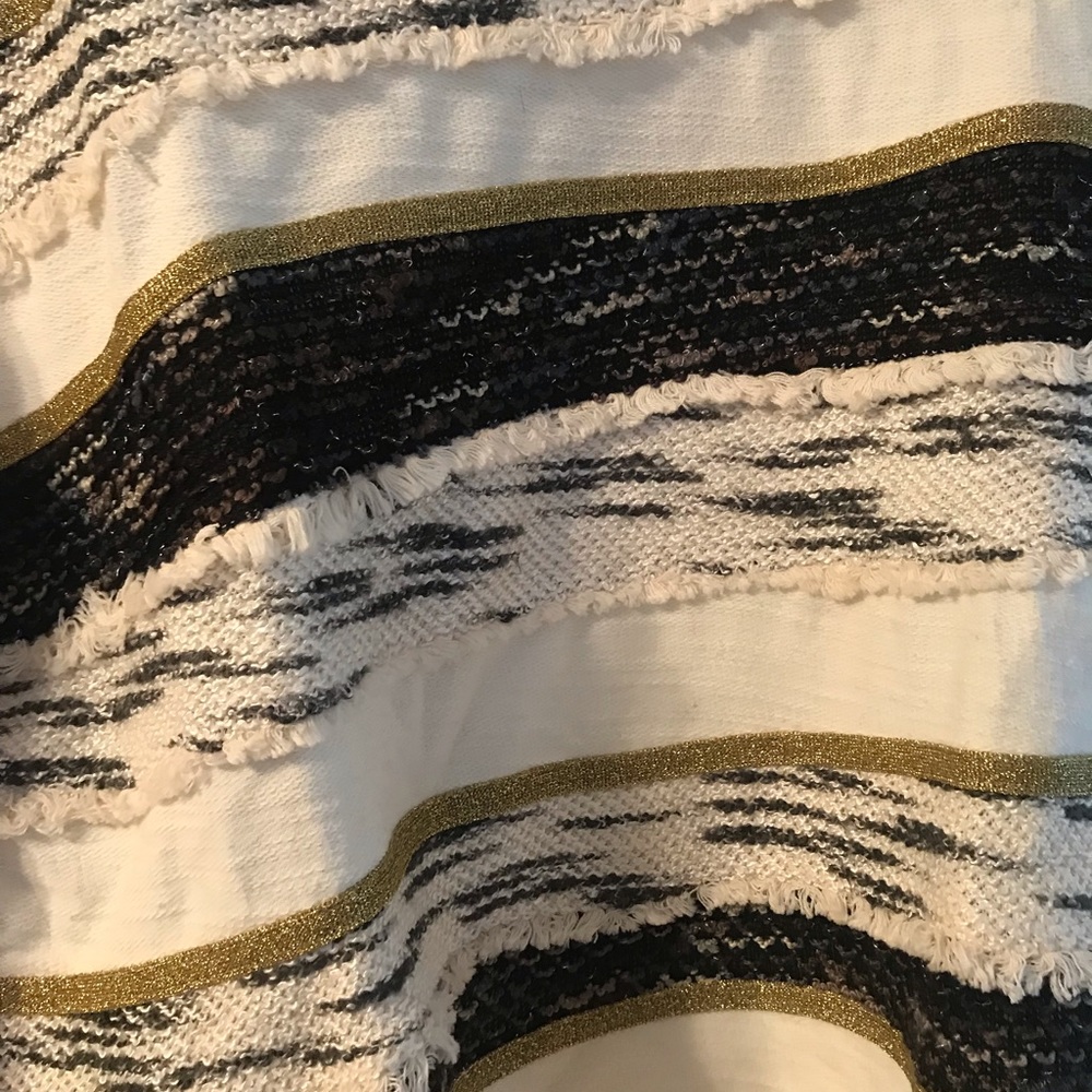 H&M Sweater - Picture 2 of 4